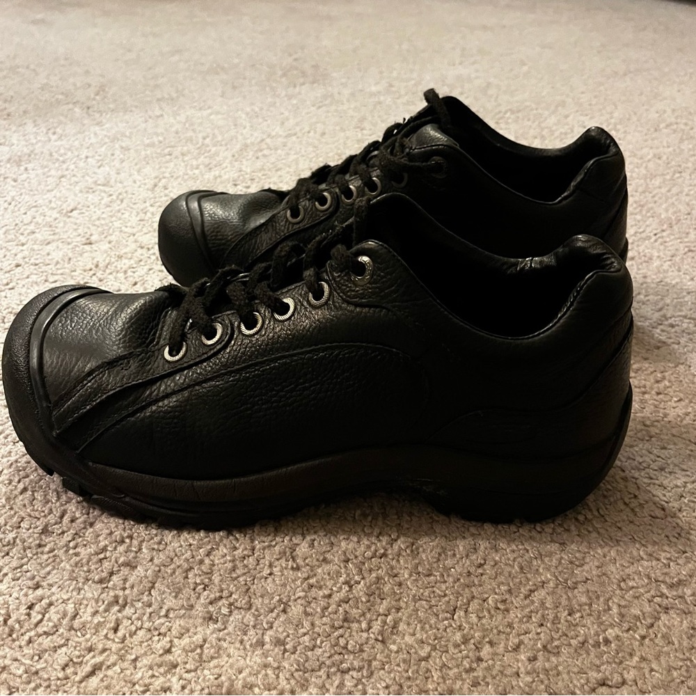 KEEN Mens casual shoe - 10.5